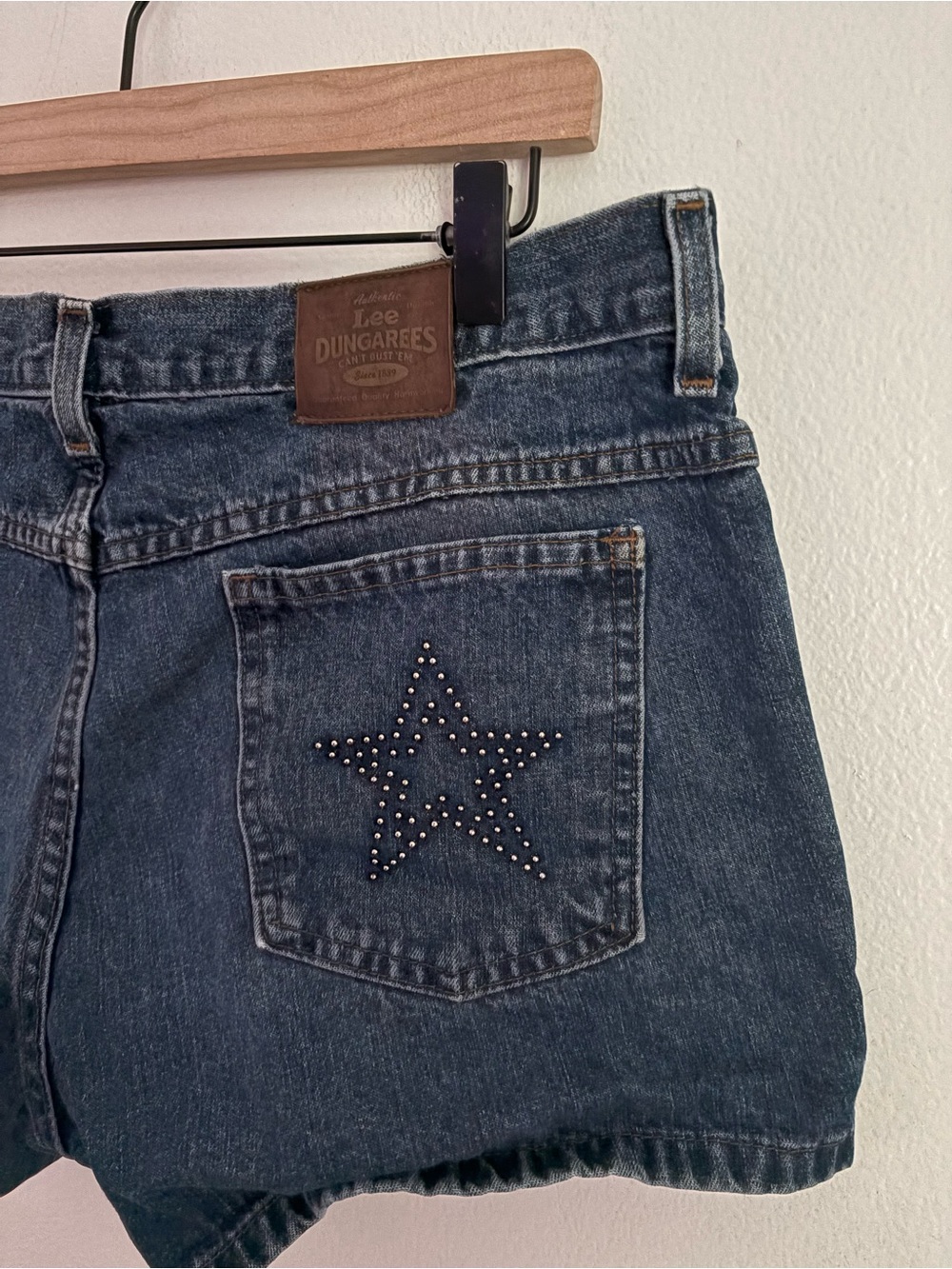 LEE Dungarees Mid Rise Blue Denim Star Pocket Stud Women's Shorts size 31 12 - Picture 2 of 5